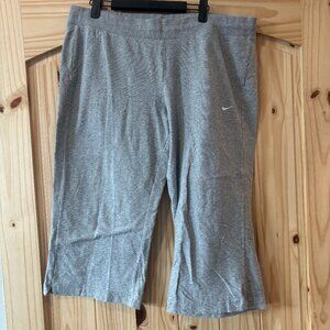 Nike Gray Capris Size XL